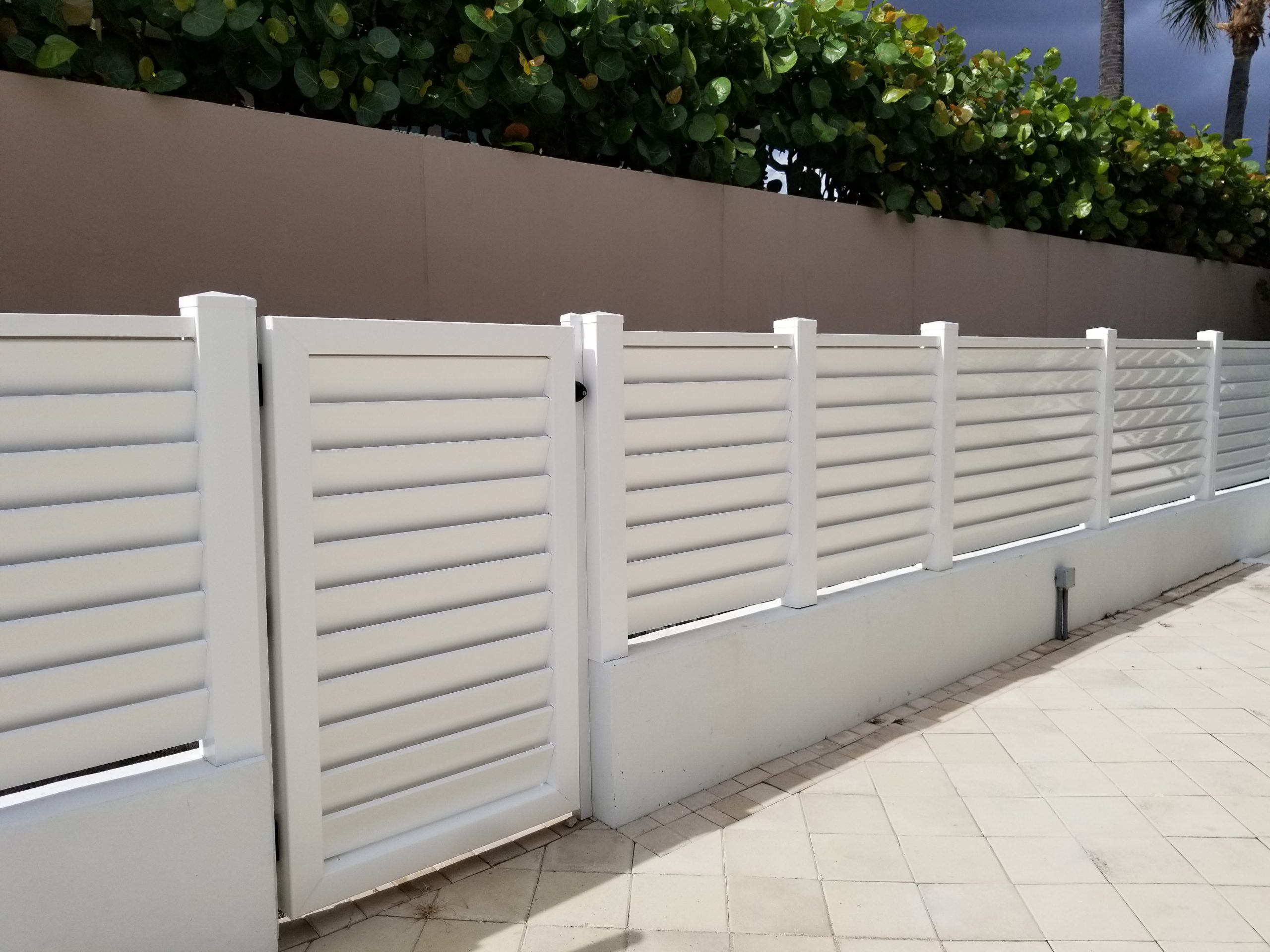 Vinyl Louvered Fence Panels in South & Central Florida