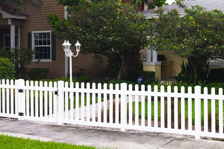 Vinyl Open Picket Fence Panels in South & Central Florida