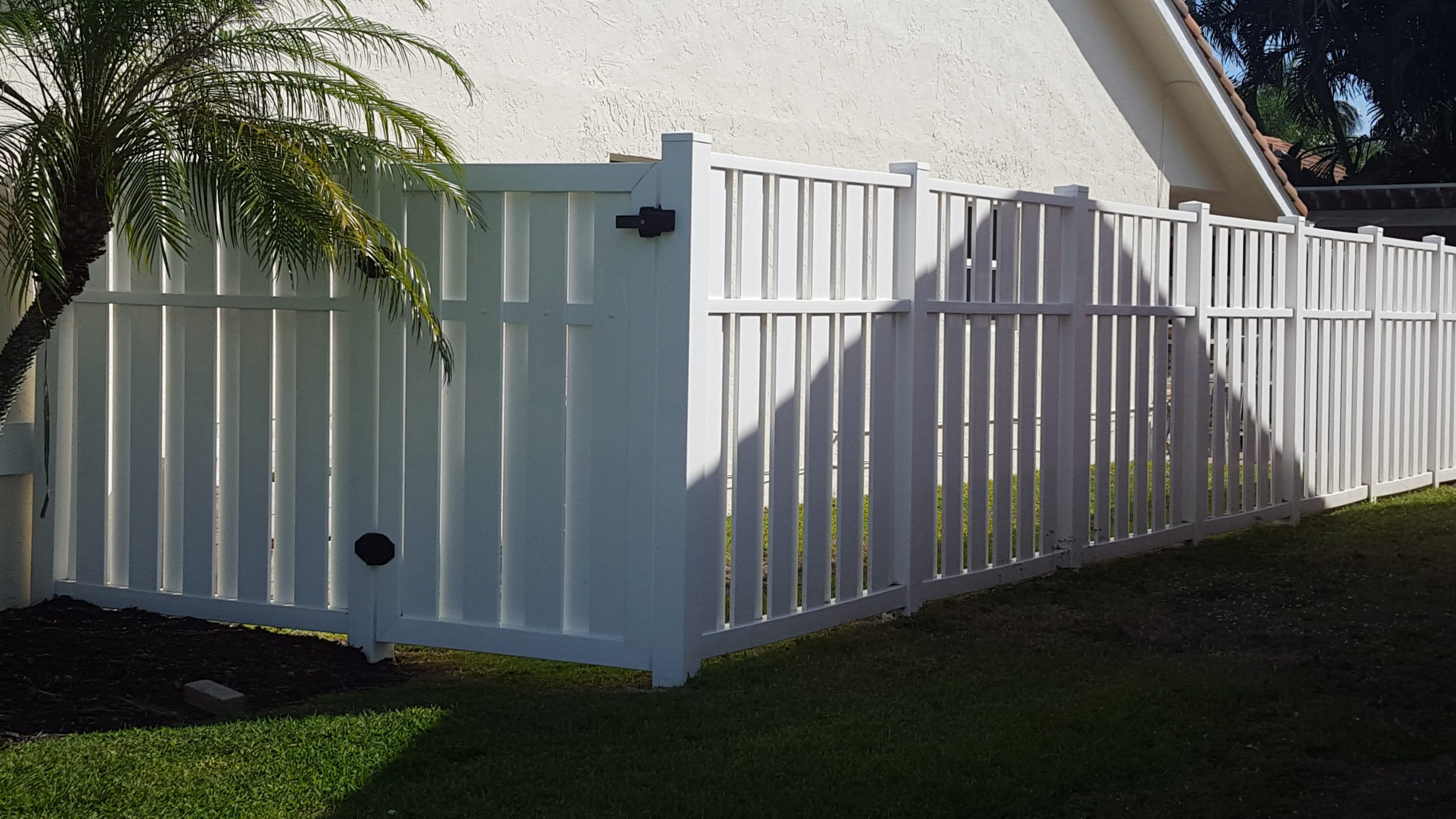 Vinyl Shadowbox Fence Panels in South & Central Florida